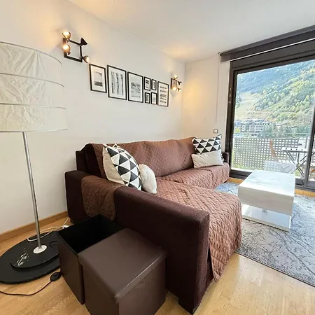 Apartment Life And A Pie De Pistas, *